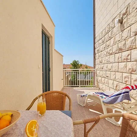 Kate Dadic Ντουμπρόβνικ