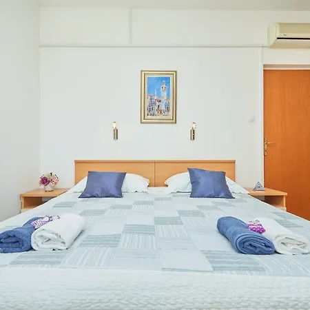 Kate Dadic Πανσιόν 3*