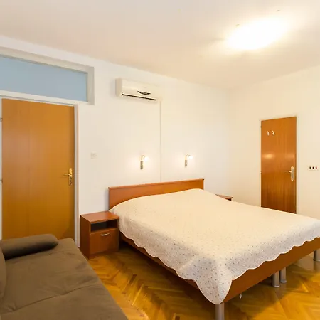 Kate Dadic Konukevi 3*