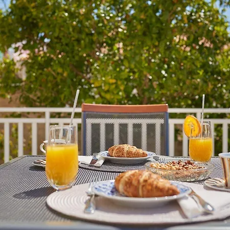 Kate Dadic Konukevi 3*