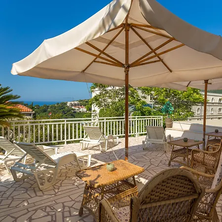 卡特达迪别墅 招待所 3*