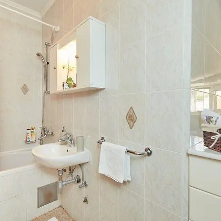 卡特达迪别墅 招待所 3*